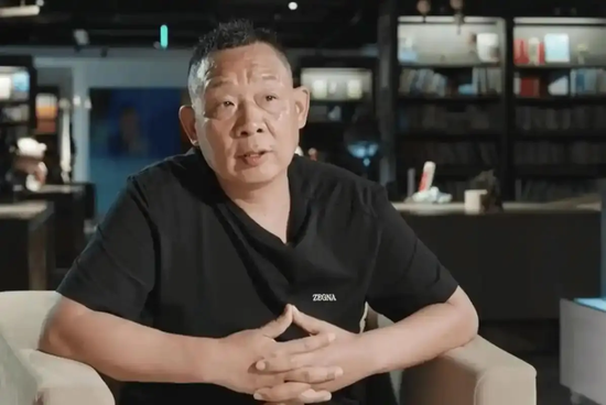 胖东来官网被挤爆!招聘900人,保安保洁要求“不超25岁+本科”,到手月薪近9000元,45分钟全部报满