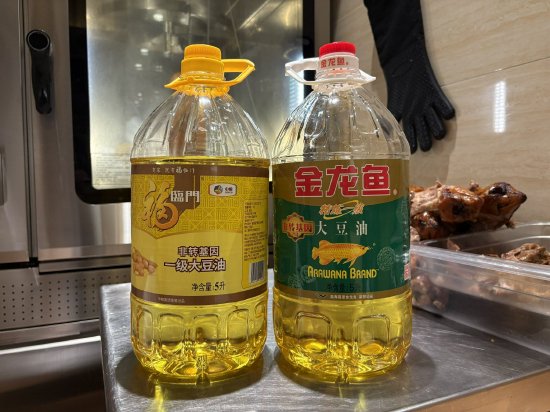 西贝被曝使用转基因大豆油 门店:涉事产品已停用 此前用于煮员工餐