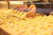 金价再创新高，平台投资金条卖断货