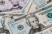 如何理解江河集团这类企业的行业特点？这些行业特点对企业发展有何影响？