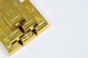 黄金的特点有哪些？这些特点在市场中的竞争力如何？