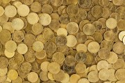 为何黄金需求持续增长？这种需求对市场价值有何影响？