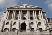 英国央行决议摘要：降息25bp，未来渐进且谨慎地降息