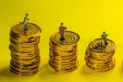 基金赎回的费用计算方法是什么？这些计算方法存在哪些影响因素？